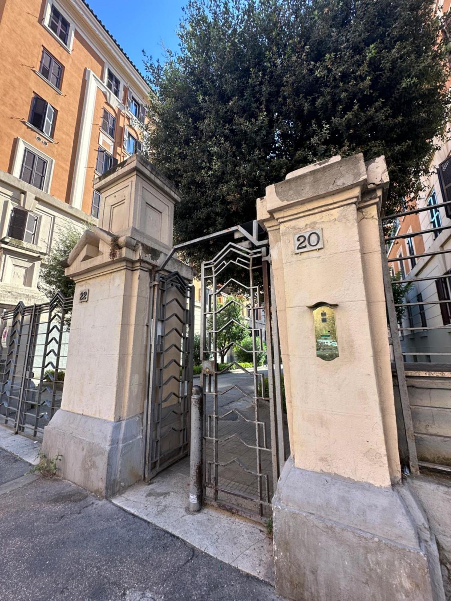 Cozy Enna Rooms - Metro Re Di Roma Экстерьер фото